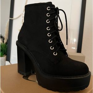Heel booties size 7 black
